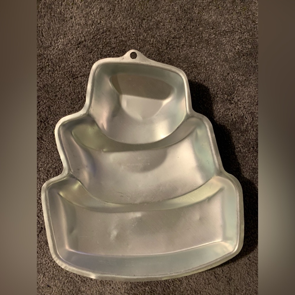 Vintage Wilton TOPSY TURVY 3-tier like Cake Pan. Good used condition. - Picture 2 of 2